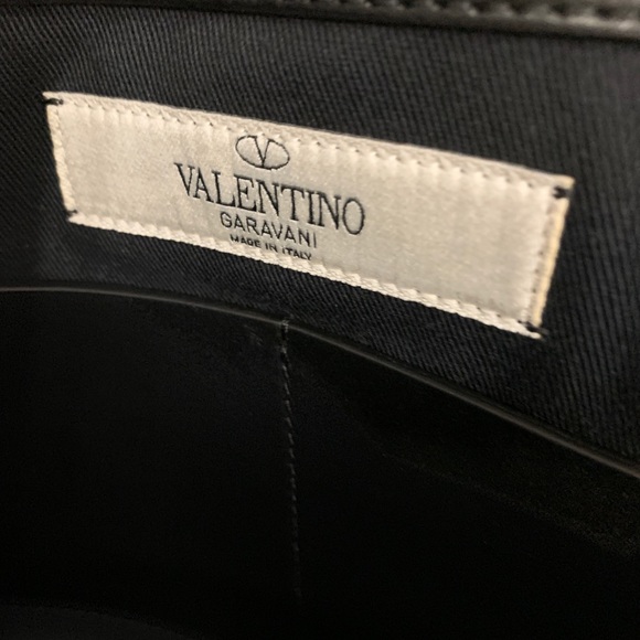 VALENTINO GARAVANI Leather logo UNISEX LG zip clutch - Picture 15 of 16